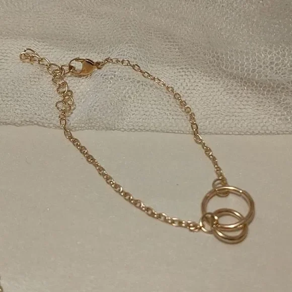 Gold Loops Set! - Picture 4 of 8